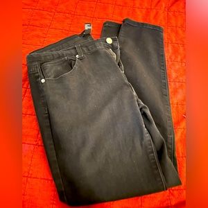 Black skinny jean